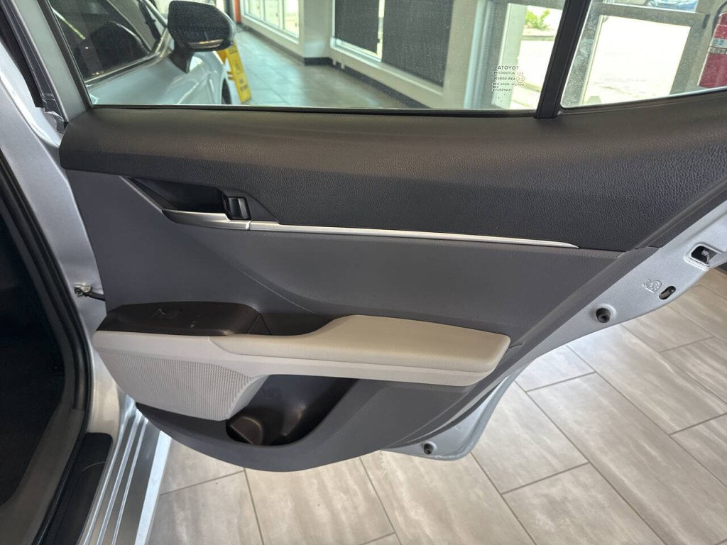 2023 Toyota Camry Image 37