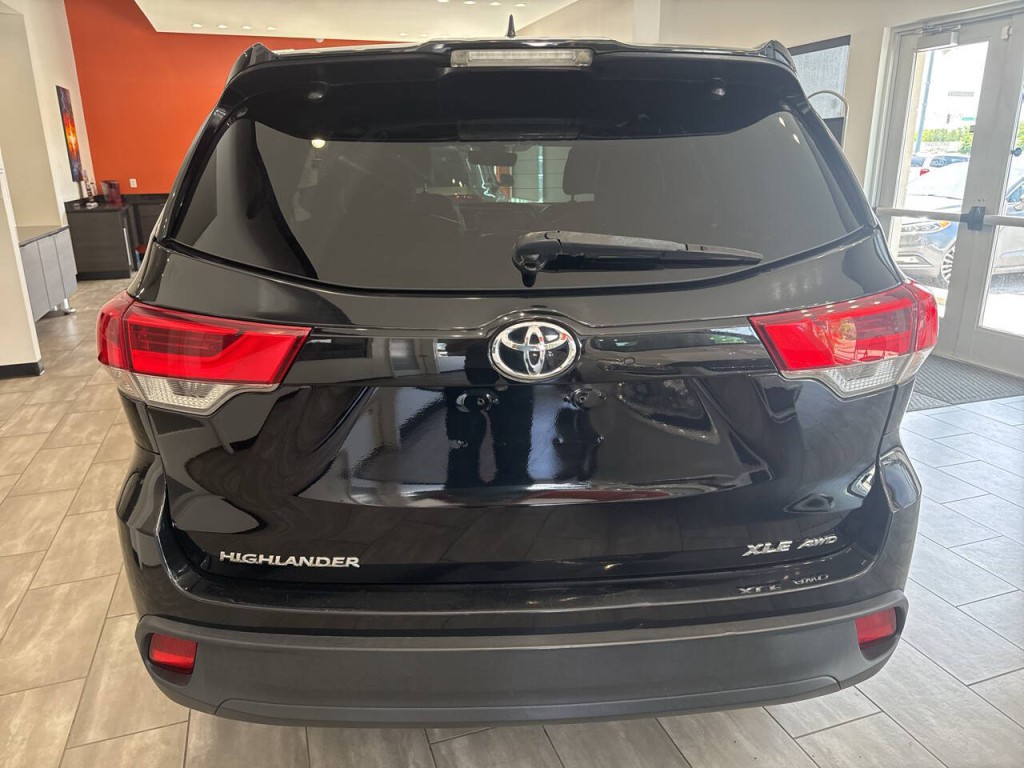 2018 Toyota Highlander Image 6