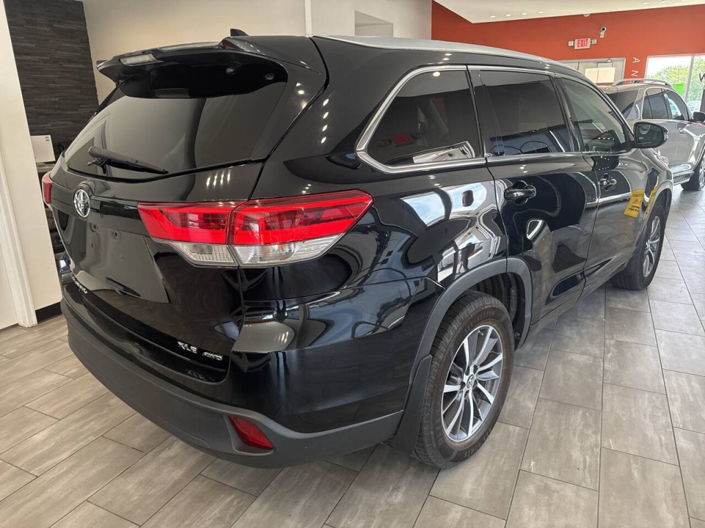2018 Toyota Highlander Image 7