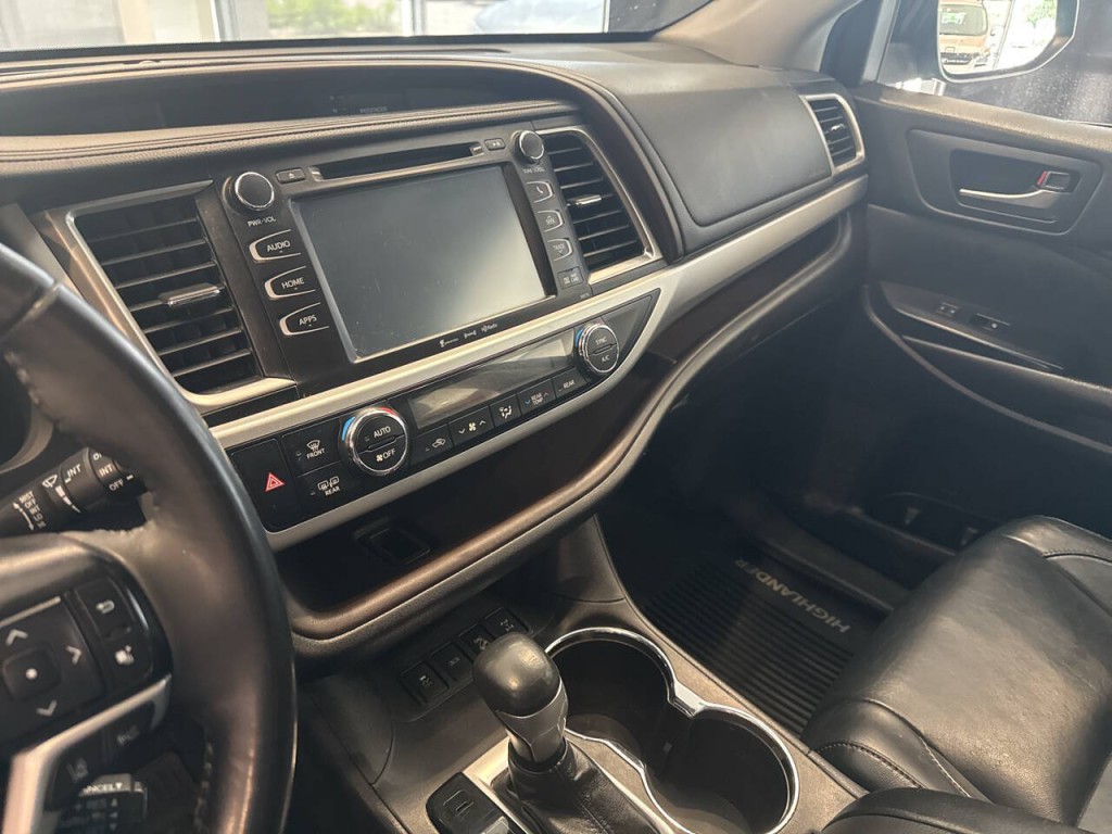 2018 Toyota Highlander Image 19