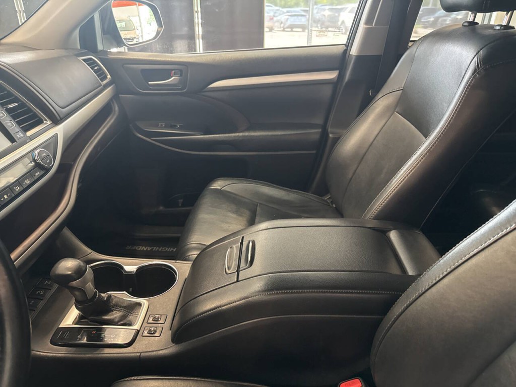 2018 Toyota Highlander Image 28