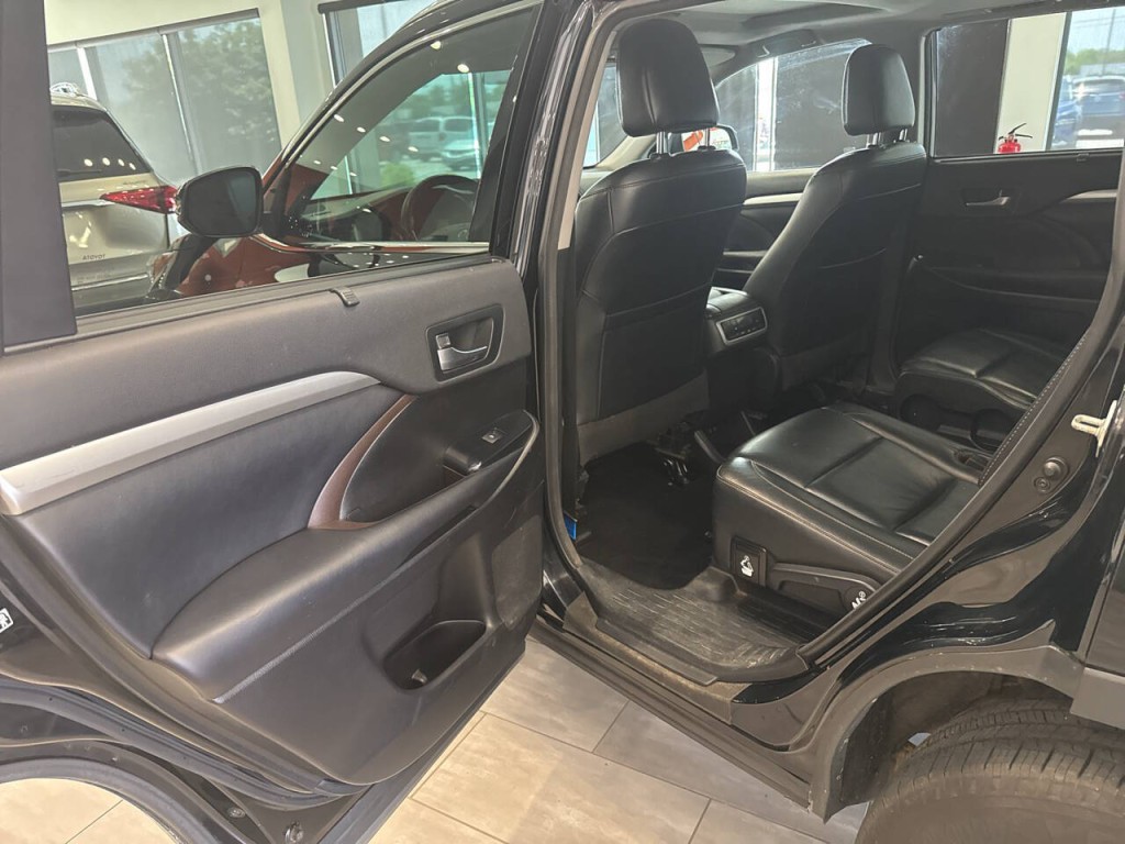 2018 Toyota Highlander Image 29