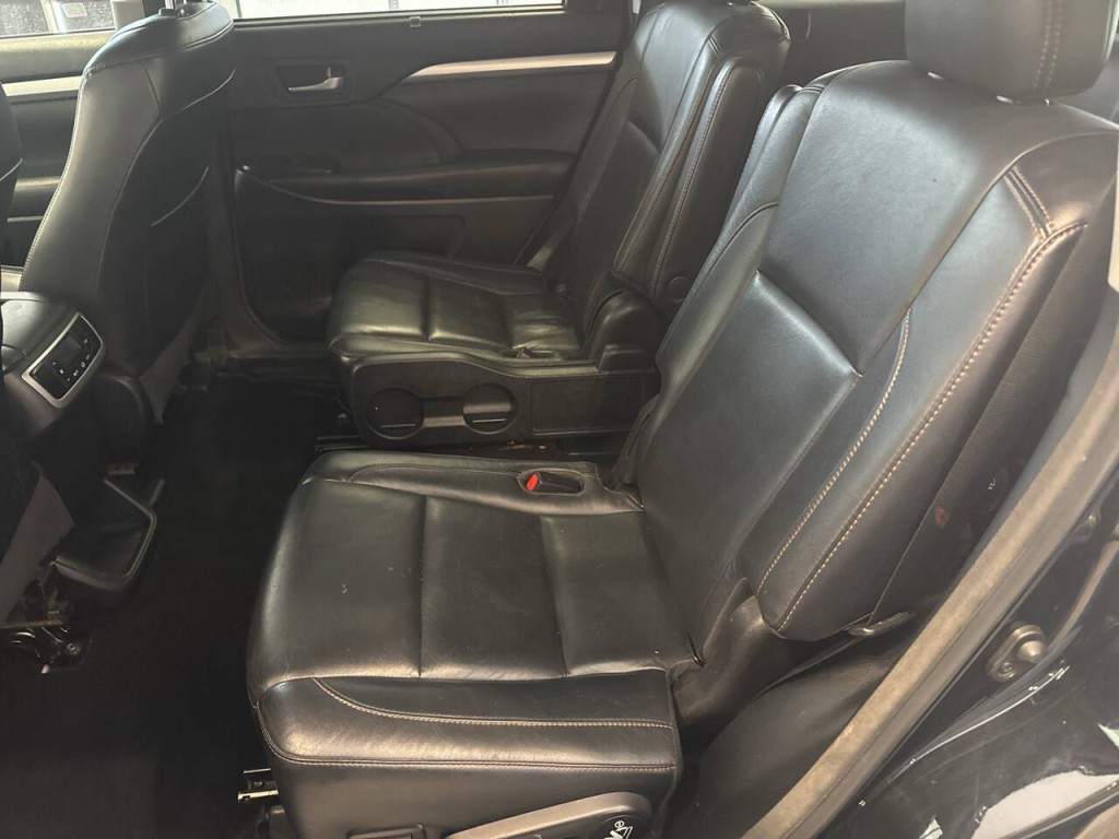 2018 Toyota Highlander Image 31