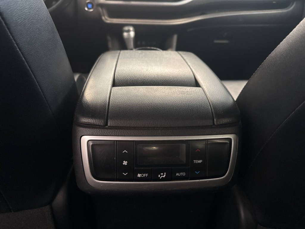 2018 Toyota Highlander Image 32