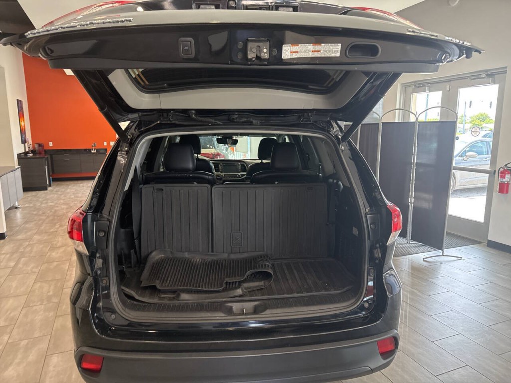 2018 Toyota Highlander Image 36