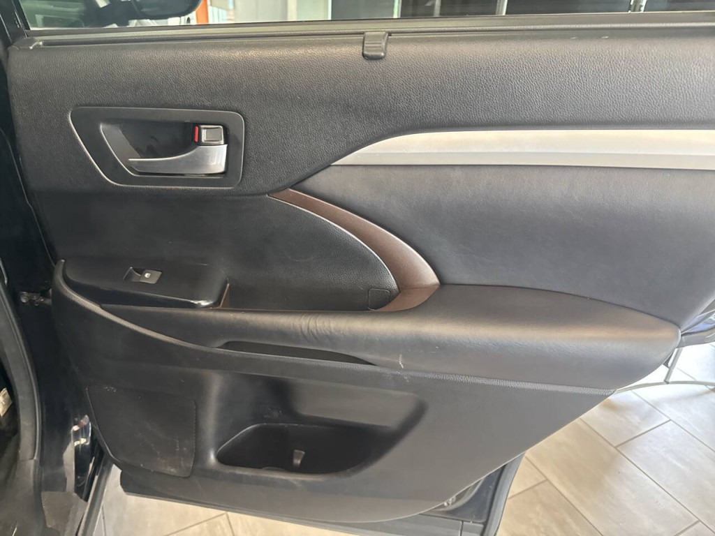 2018 Toyota Highlander Image 39