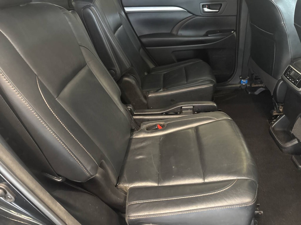 2018 Toyota Highlander Image 40