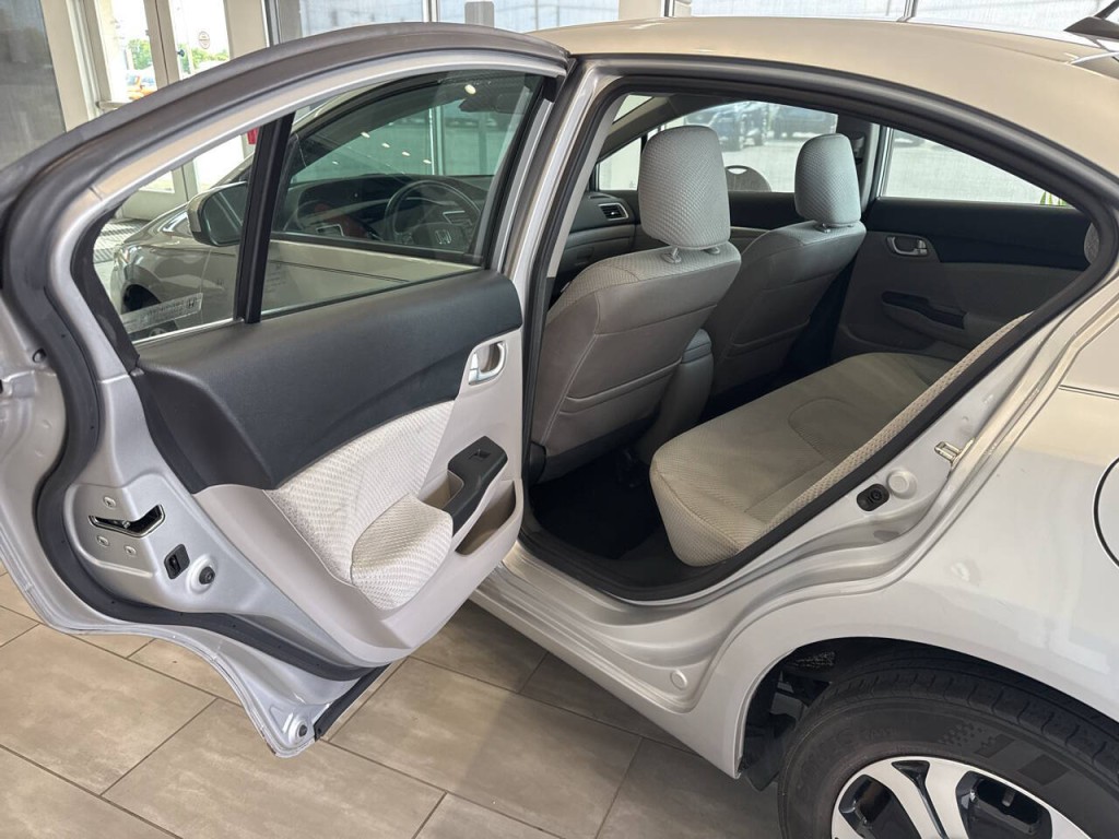 2015 Honda Civic Image 29
