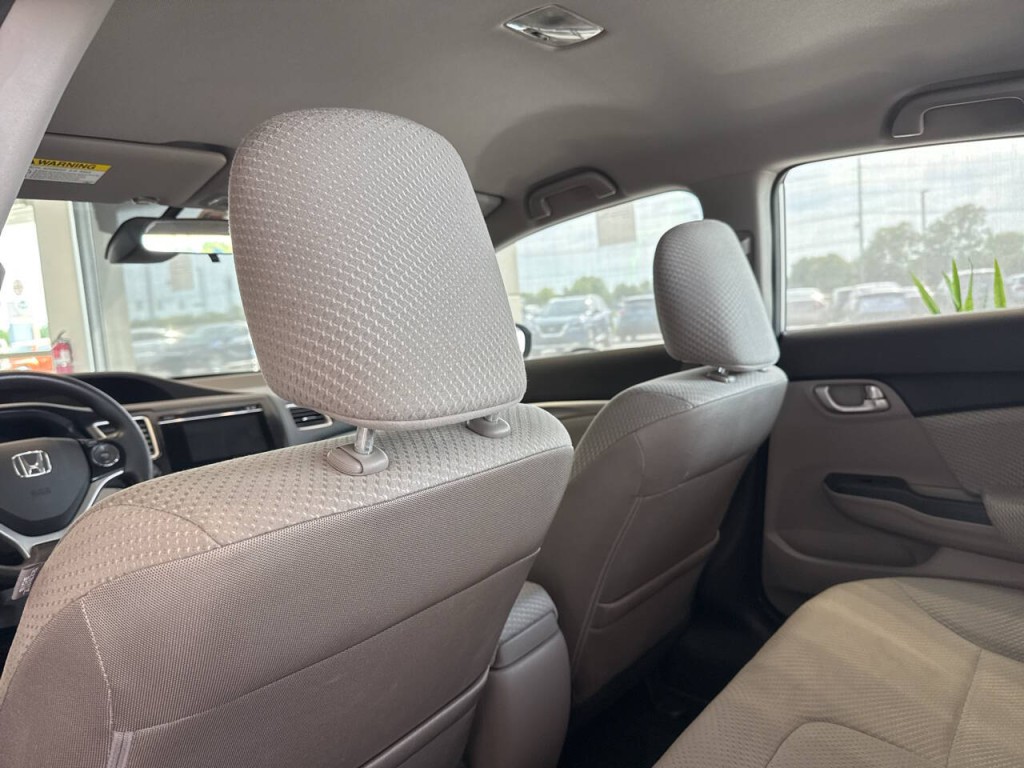 2015 Honda Civic Image 32