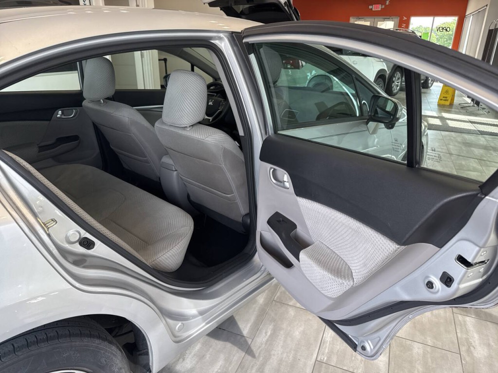 2015 Honda Civic Image 35