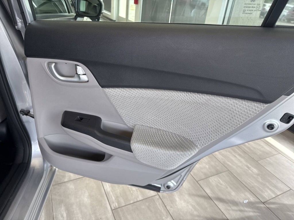 2015 Honda Civic Image 36