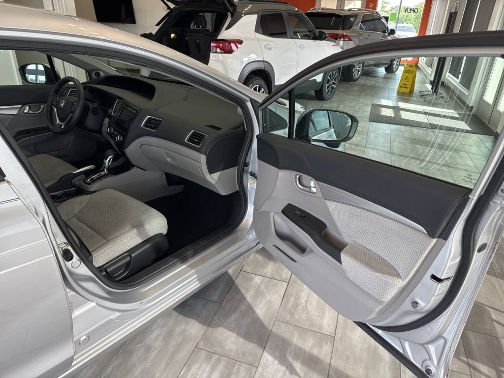 2015 Honda Civic Image 38