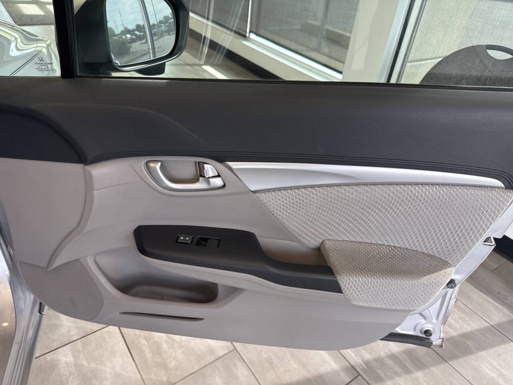 2015 Honda Civic Image 39