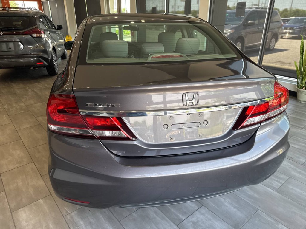 2015 Honda Civic Image 11
