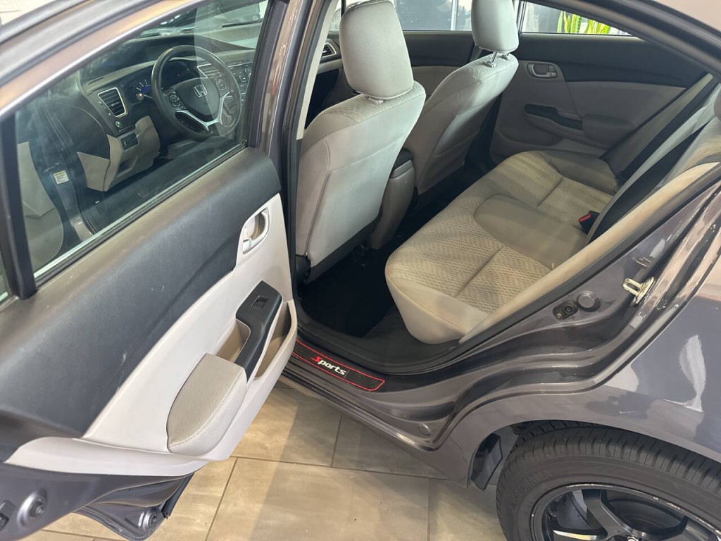 2015 Honda Civic Image 24