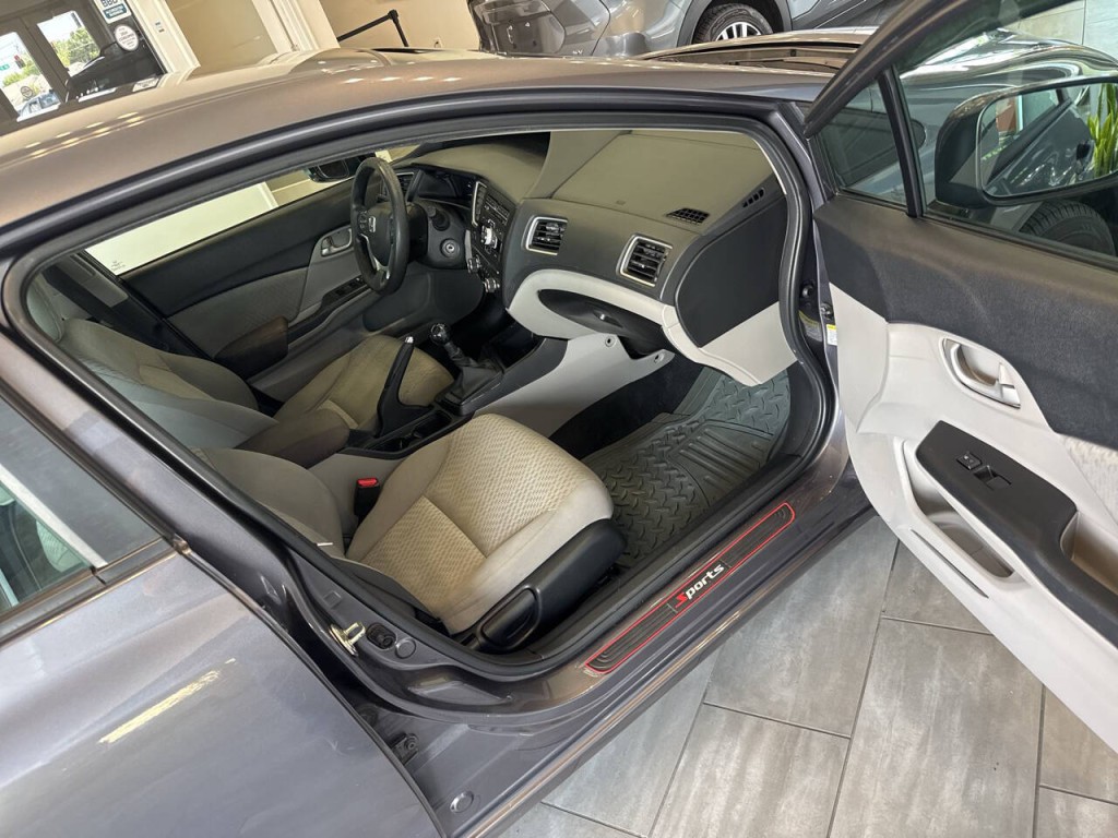 2015 Honda Civic Image 29