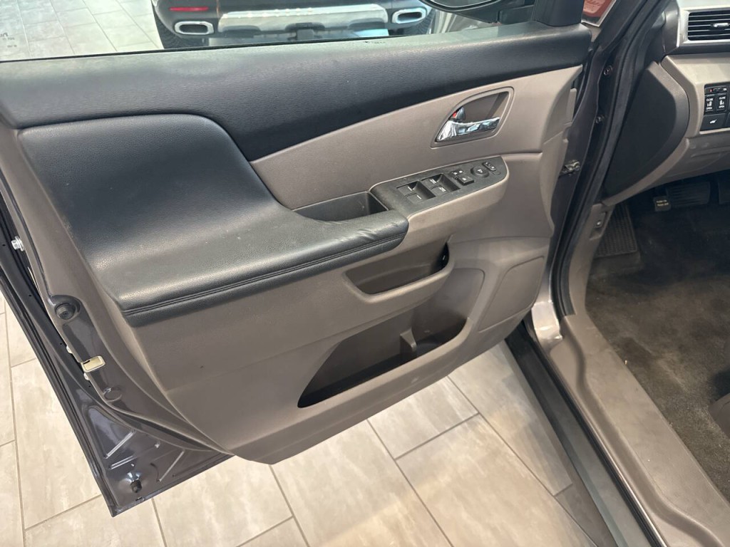 2014 Honda Odyssey Image 32