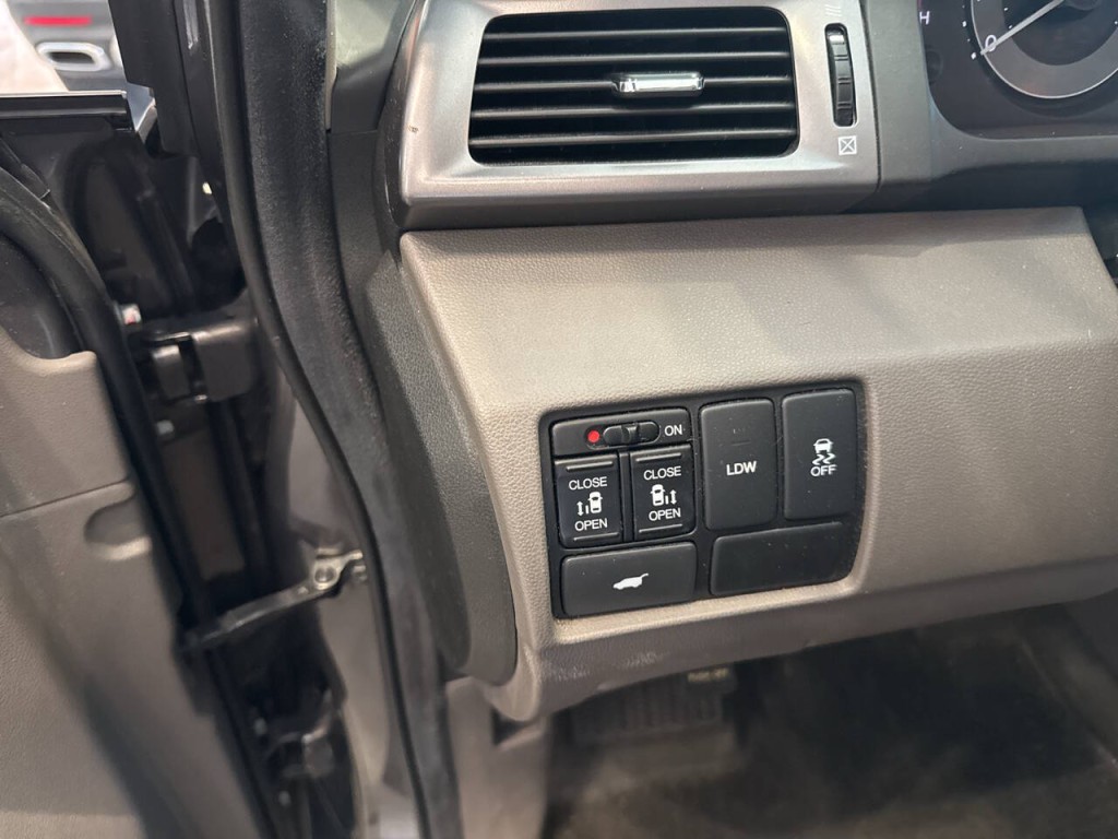 2014 Honda Odyssey Image 35