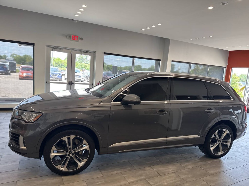 2023 Audi Q7 Image 6