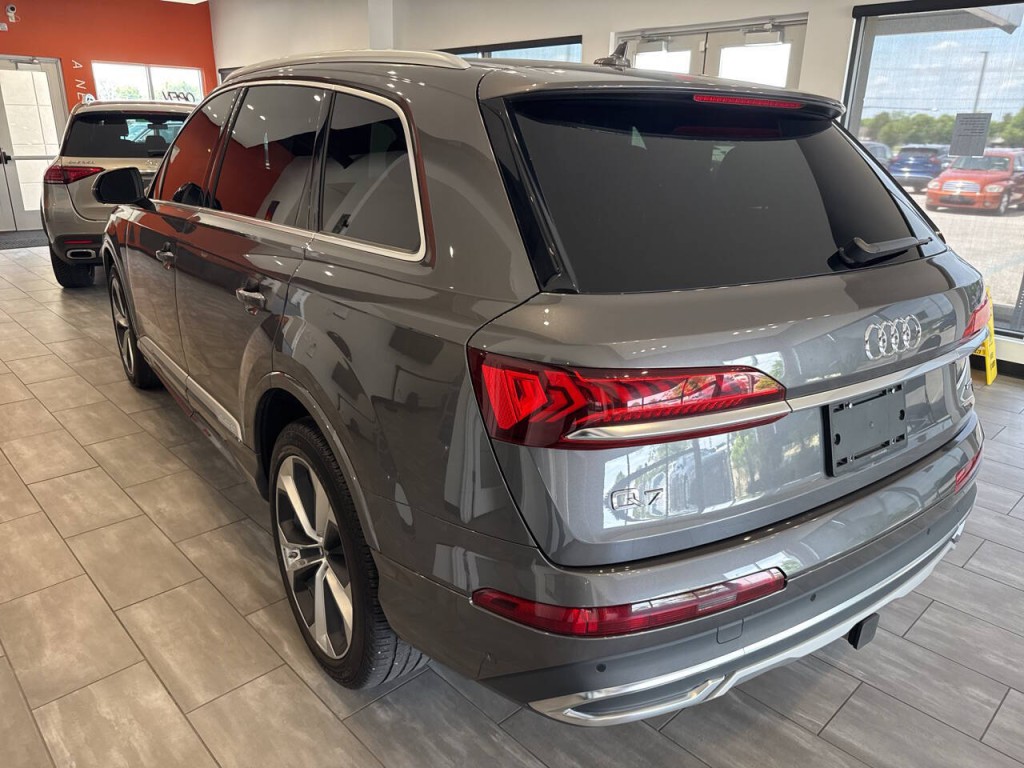 2023 Audi Q7 Image 8