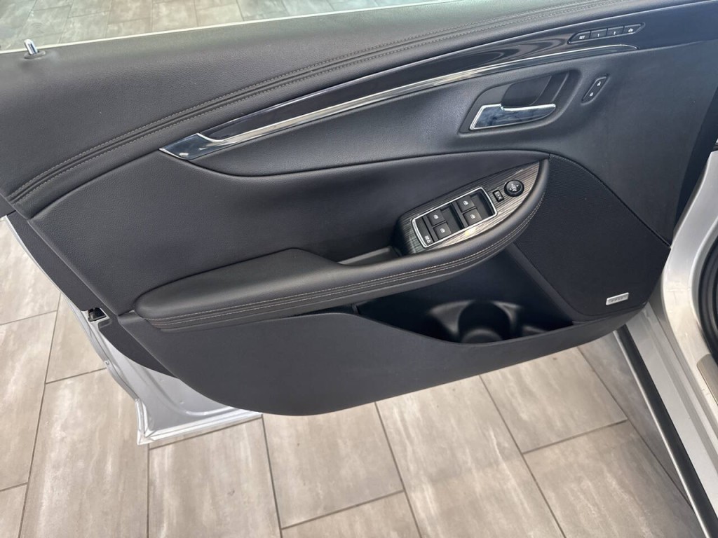 2017 Chevrolet Impala Image 18