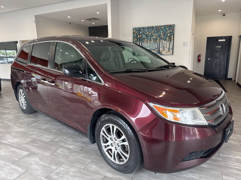 2012 Honda Odyssey Image 3