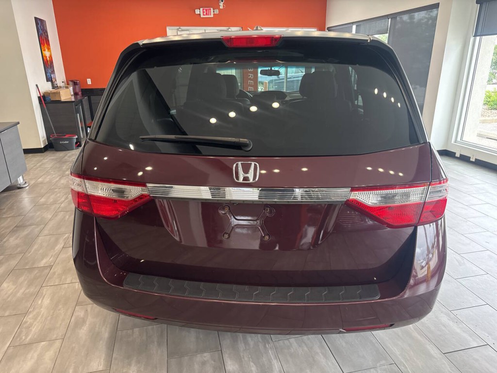 2012 Honda Odyssey Image 11