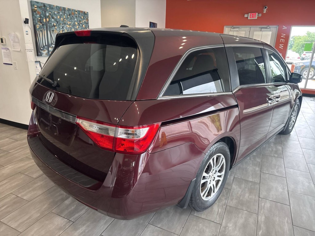 2012 Honda Odyssey Image 12