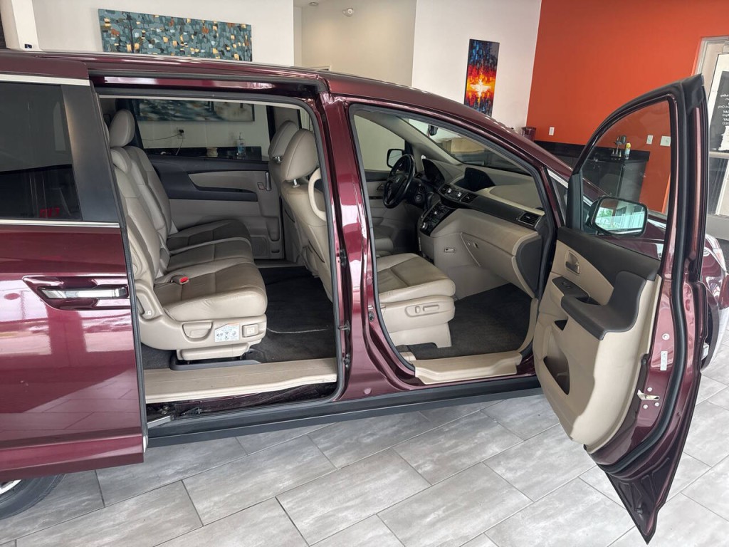 2012 Honda Odyssey Image 15
