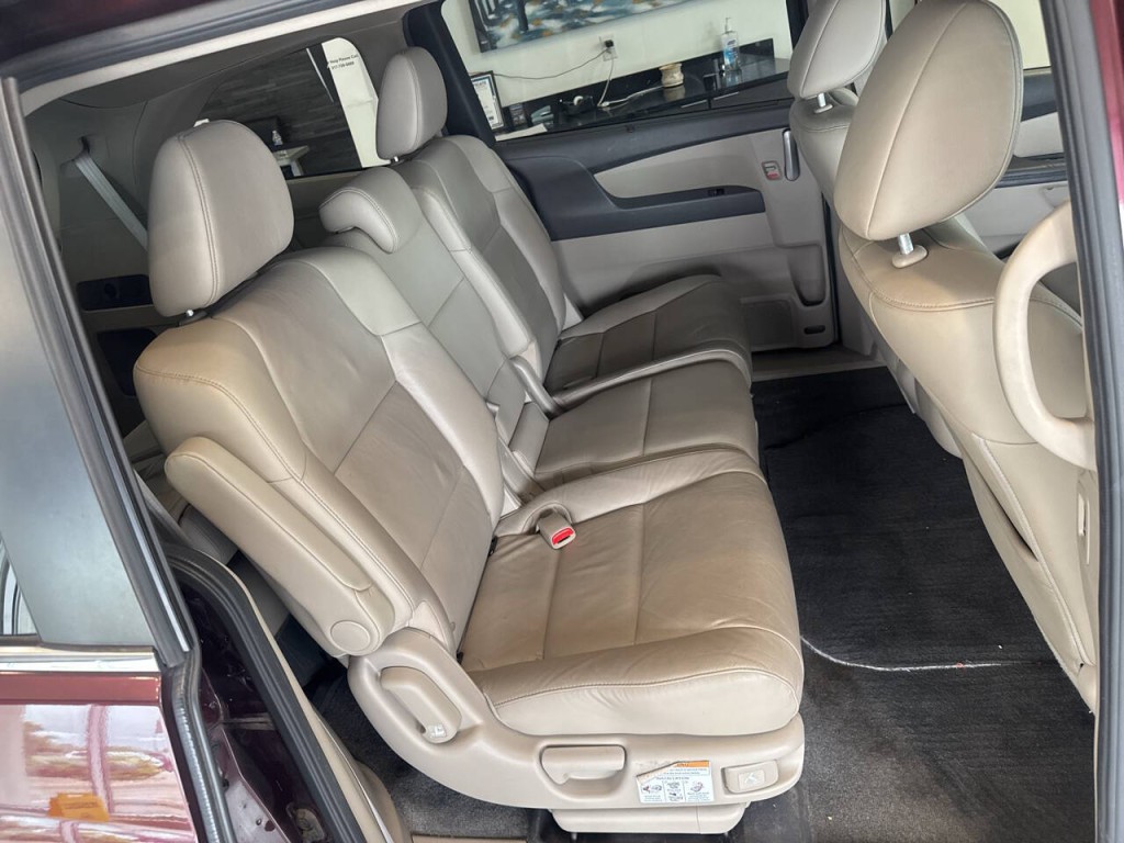 2012 Honda Odyssey Image 18