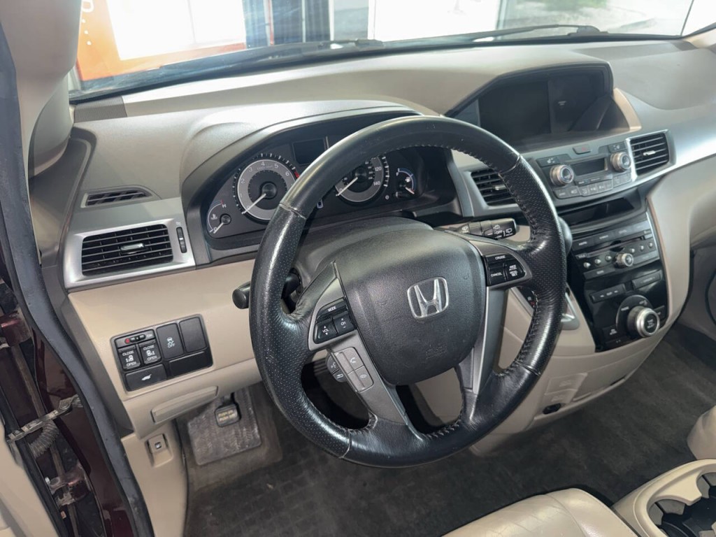 2012 Honda Odyssey Image 25