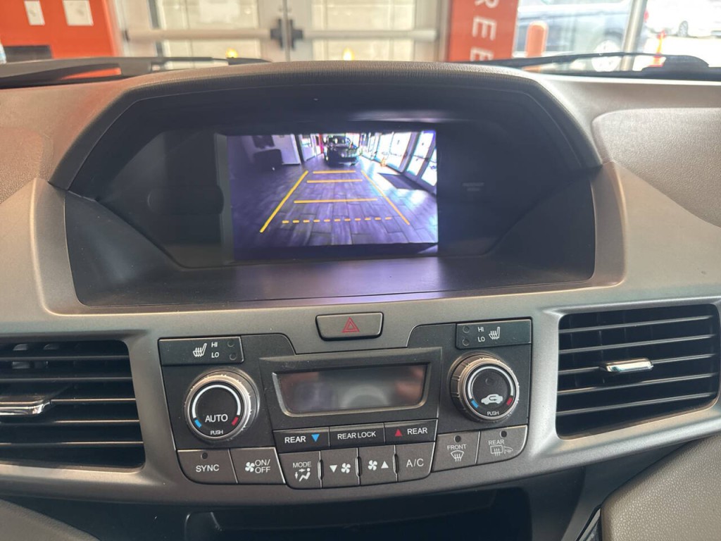 2012 Honda Odyssey Image 28