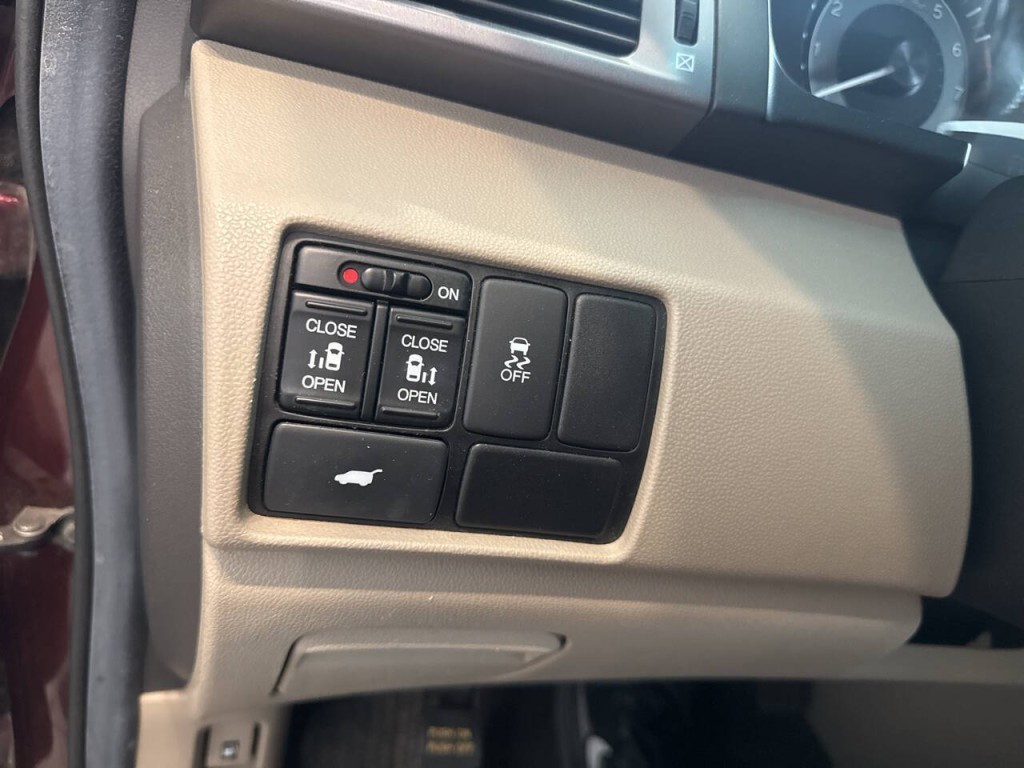 2012 Honda Odyssey Image 31