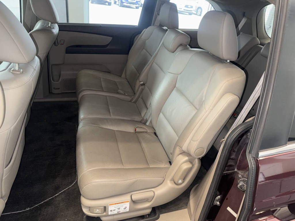 2012 Honda Odyssey Image 32