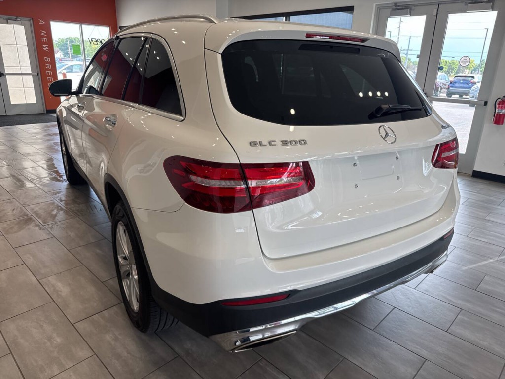 2018 Mercedes-Benz GLC-Class Image 11