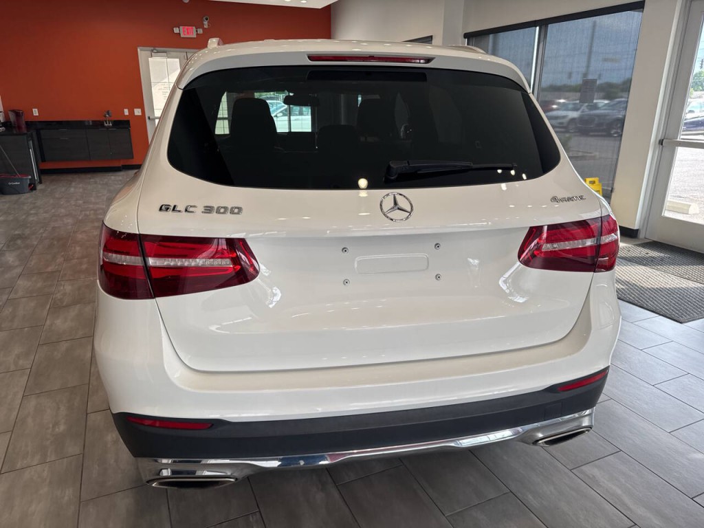 2018 Mercedes-Benz GLC-Class Image 12