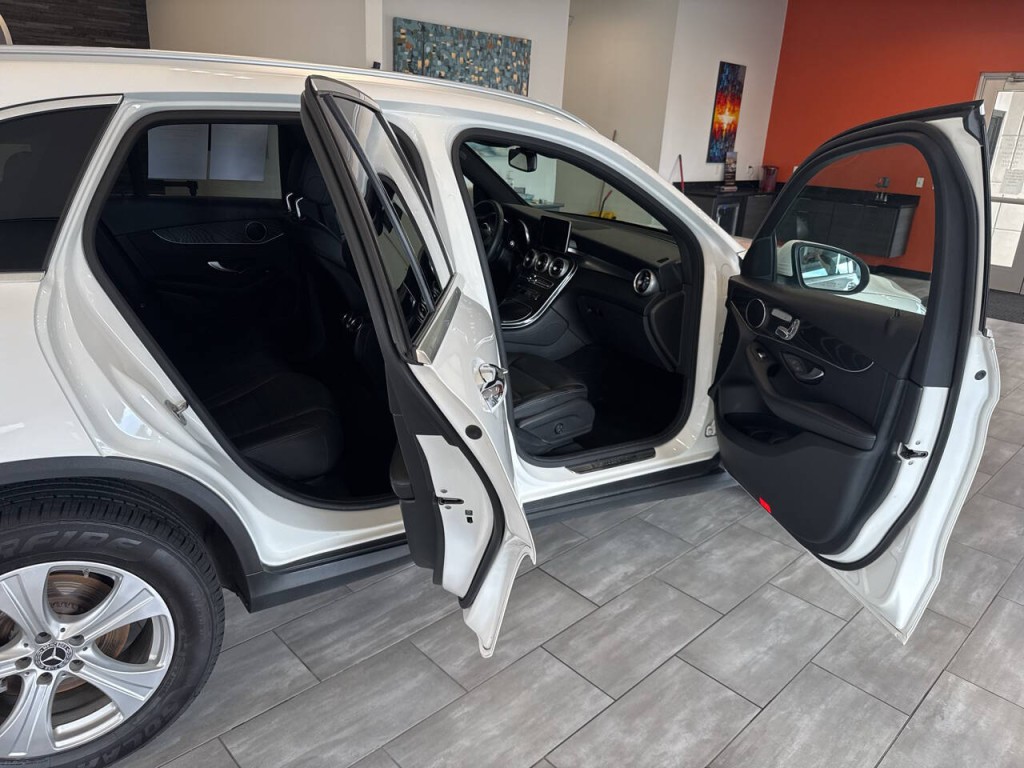 2018 Mercedes-Benz GLC-Class Image 17