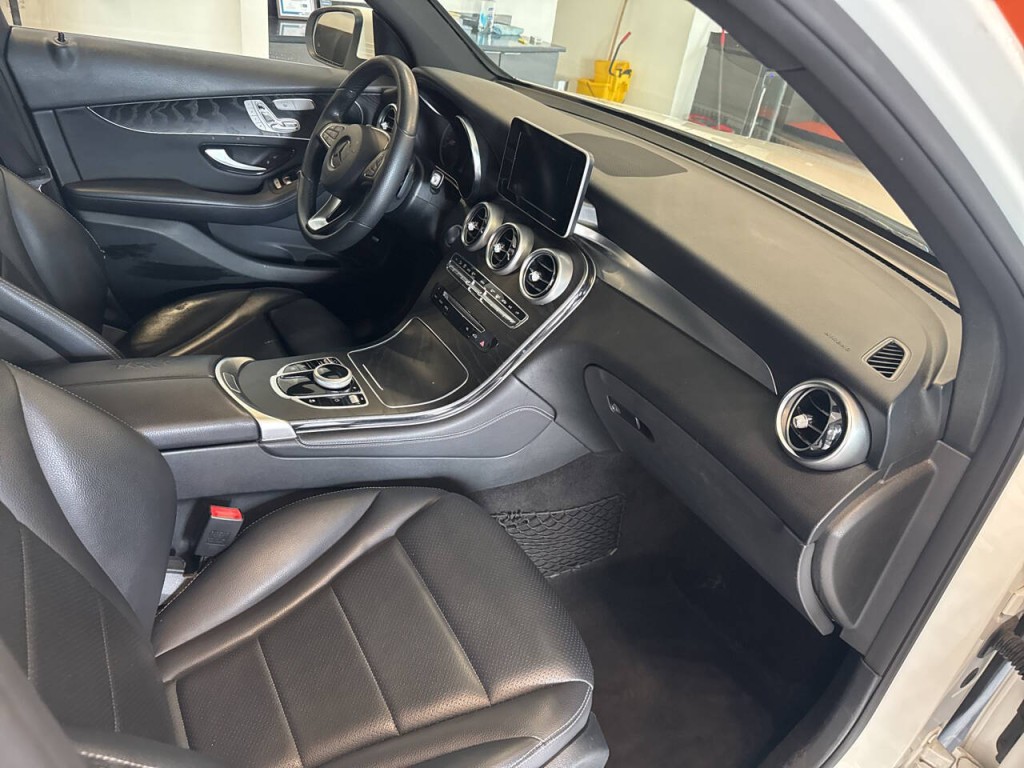 2018 Mercedes-Benz GLC-Class Image 21