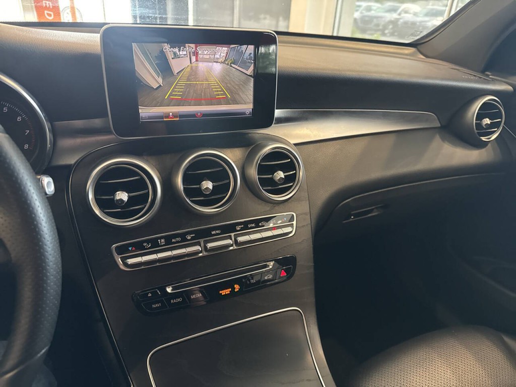 2018 Mercedes-Benz GLC-Class Image 31