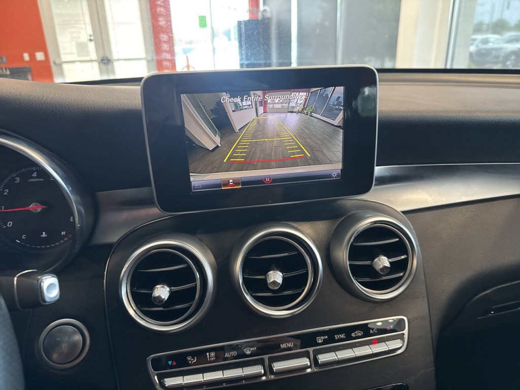 2018 Mercedes-Benz GLC-Class Image 32
