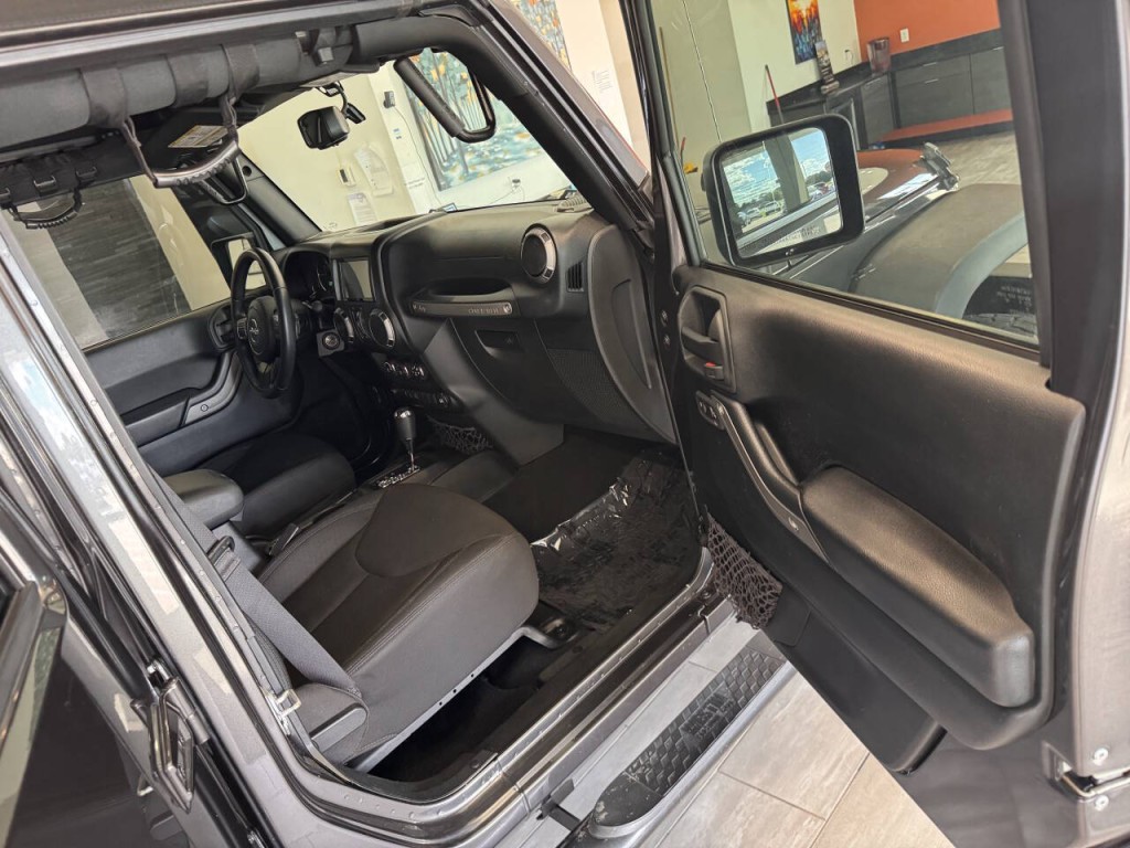 2017 Jeep Wrangler Unlimited Image 25