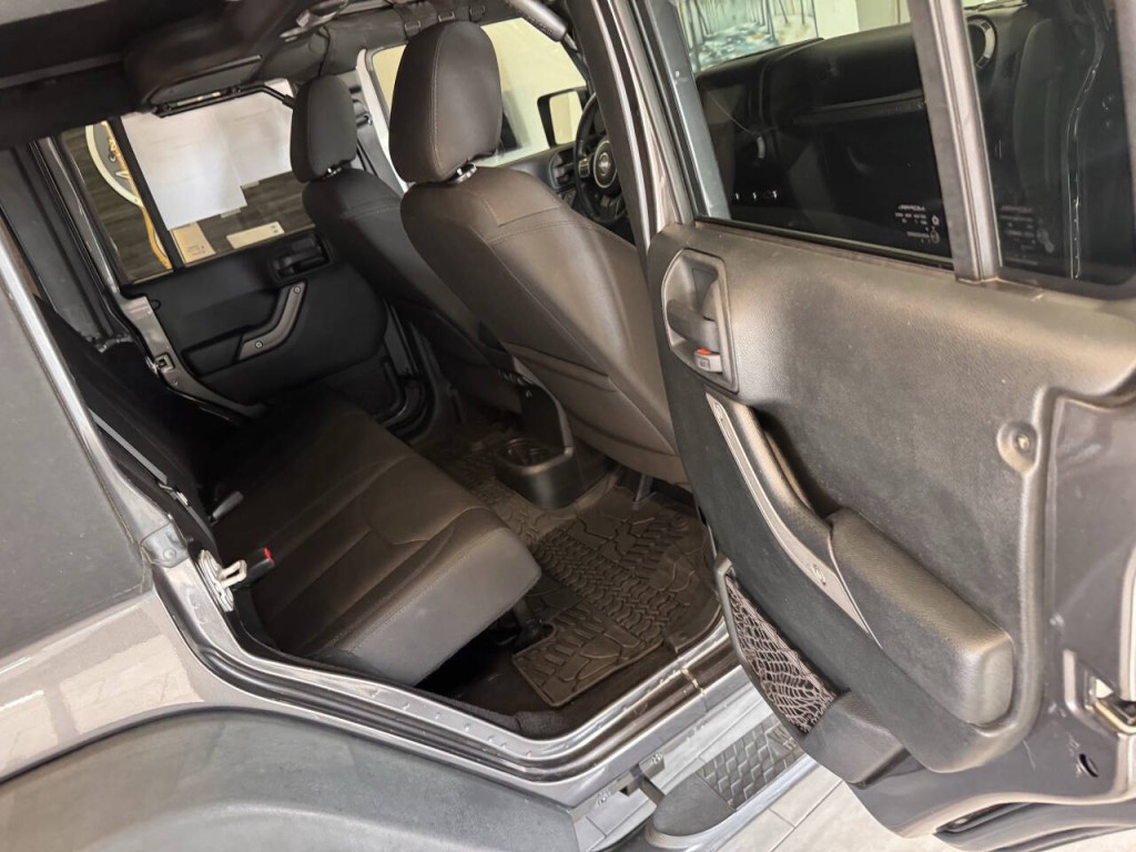 2017 Jeep Wrangler Unlimited Image 31
