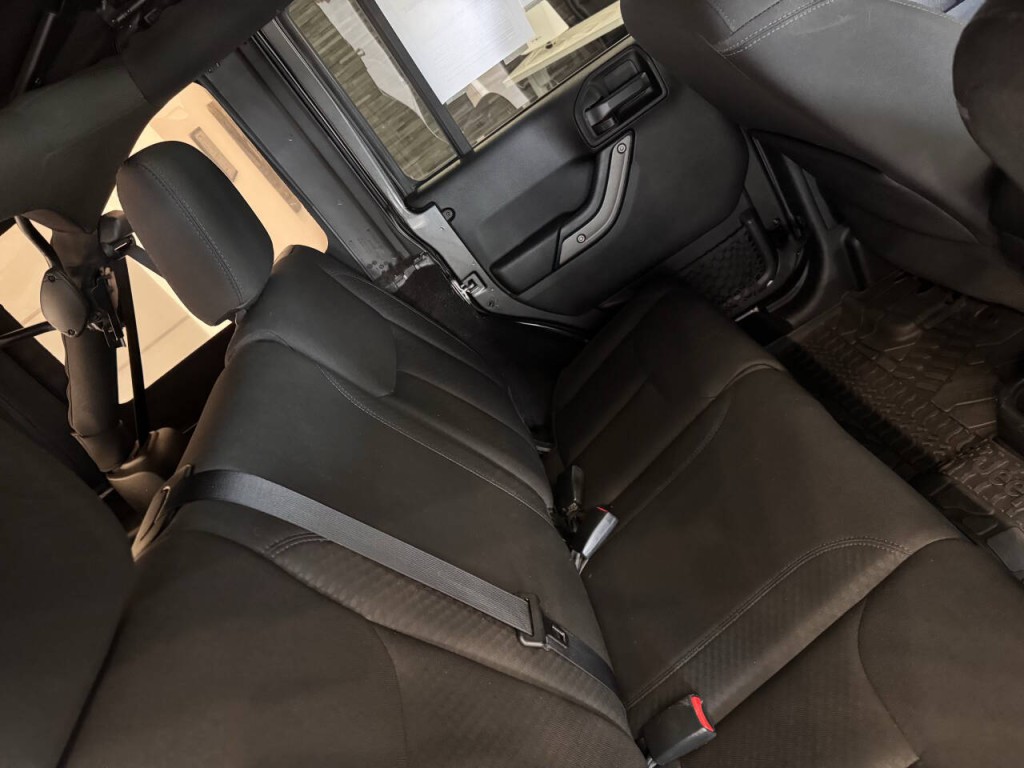 2017 Jeep Wrangler Unlimited Image 33