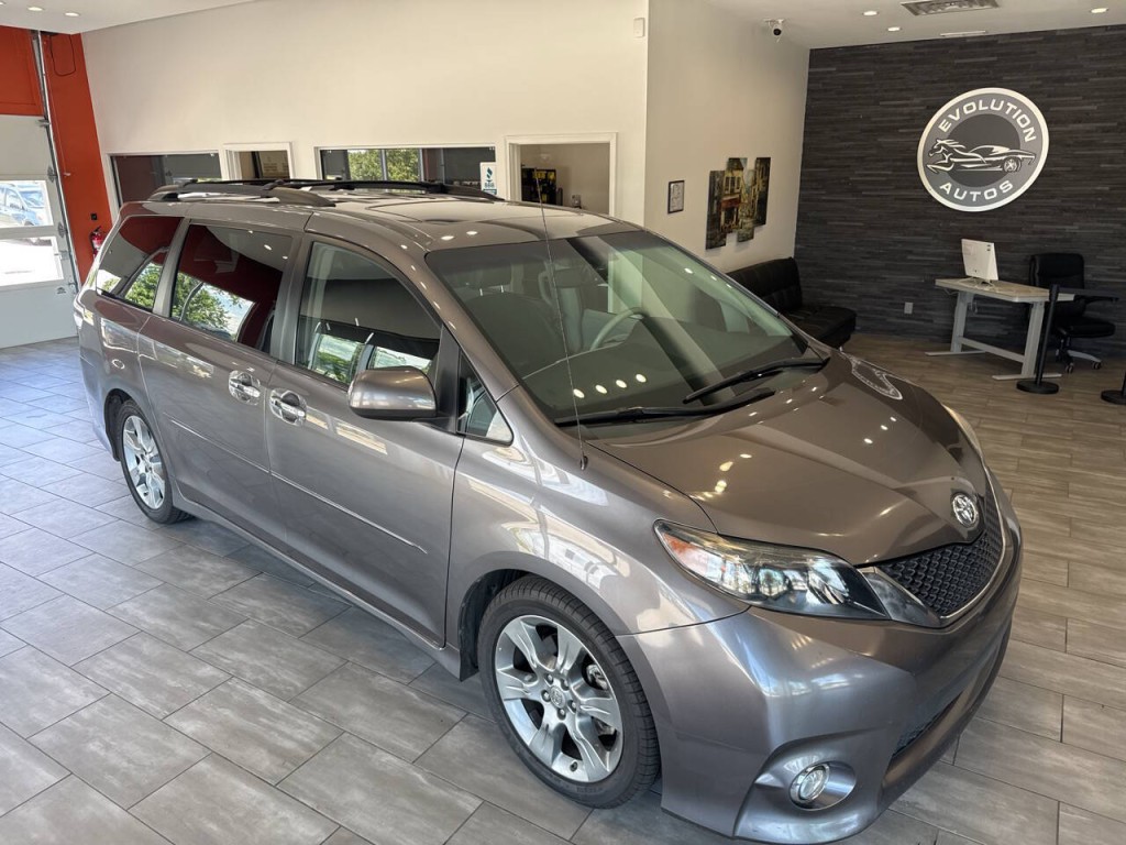 2014 Toyota Sienna Image 5