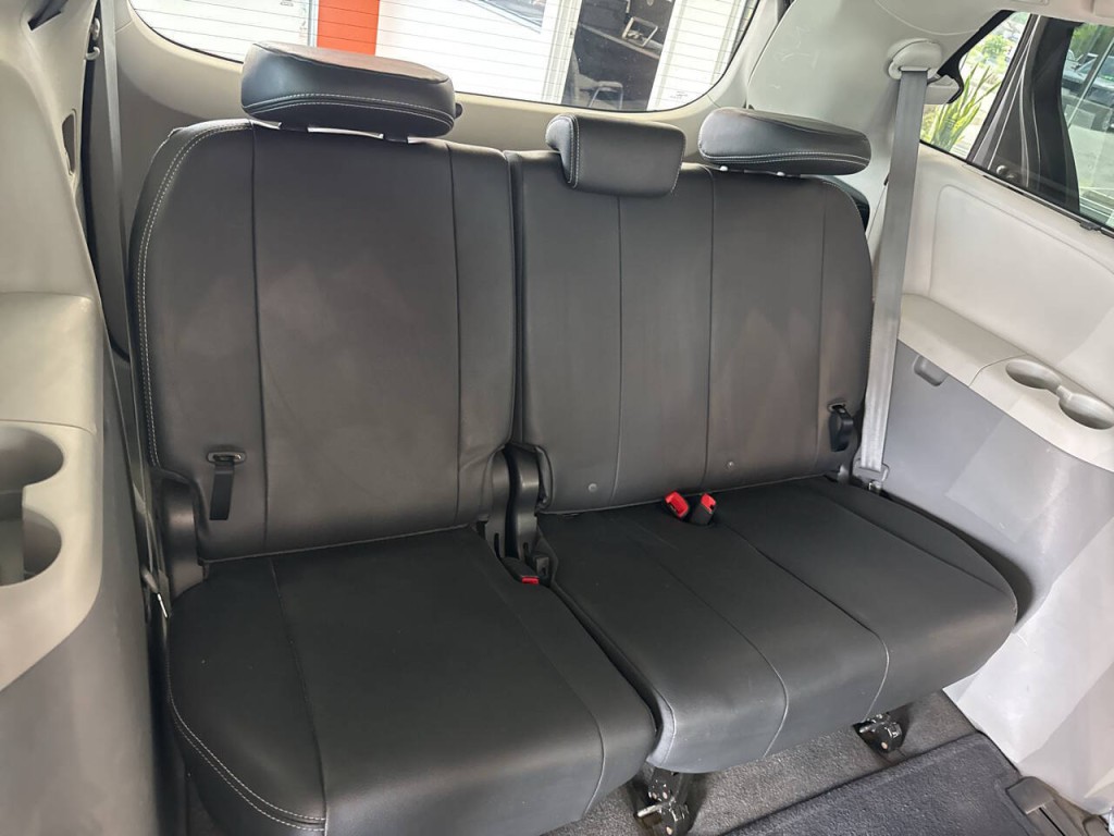 2014 Toyota Sienna Image 24
