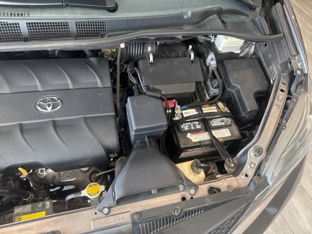 2014 Toyota Sienna Image 42