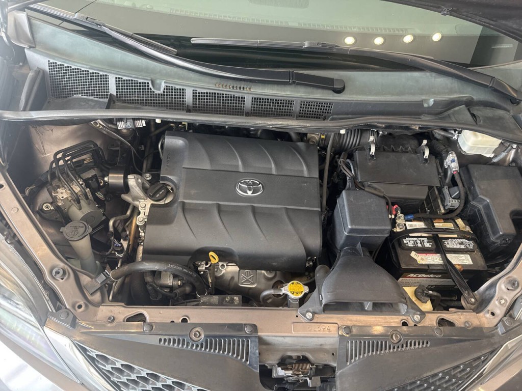 2014 Toyota Sienna Image 43