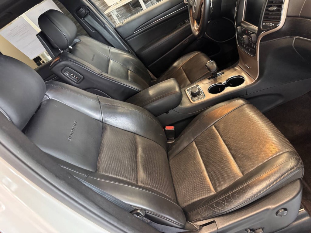 2015 Jeep Grand Cherokee Image 23