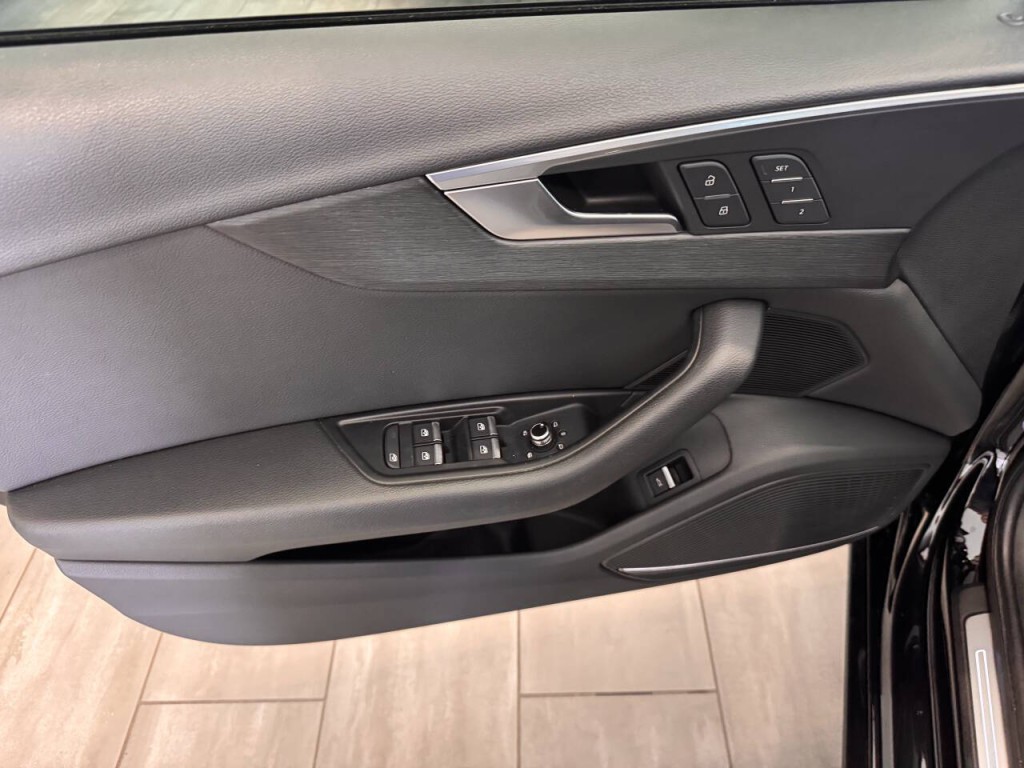 2017 Audi A4 Image 15