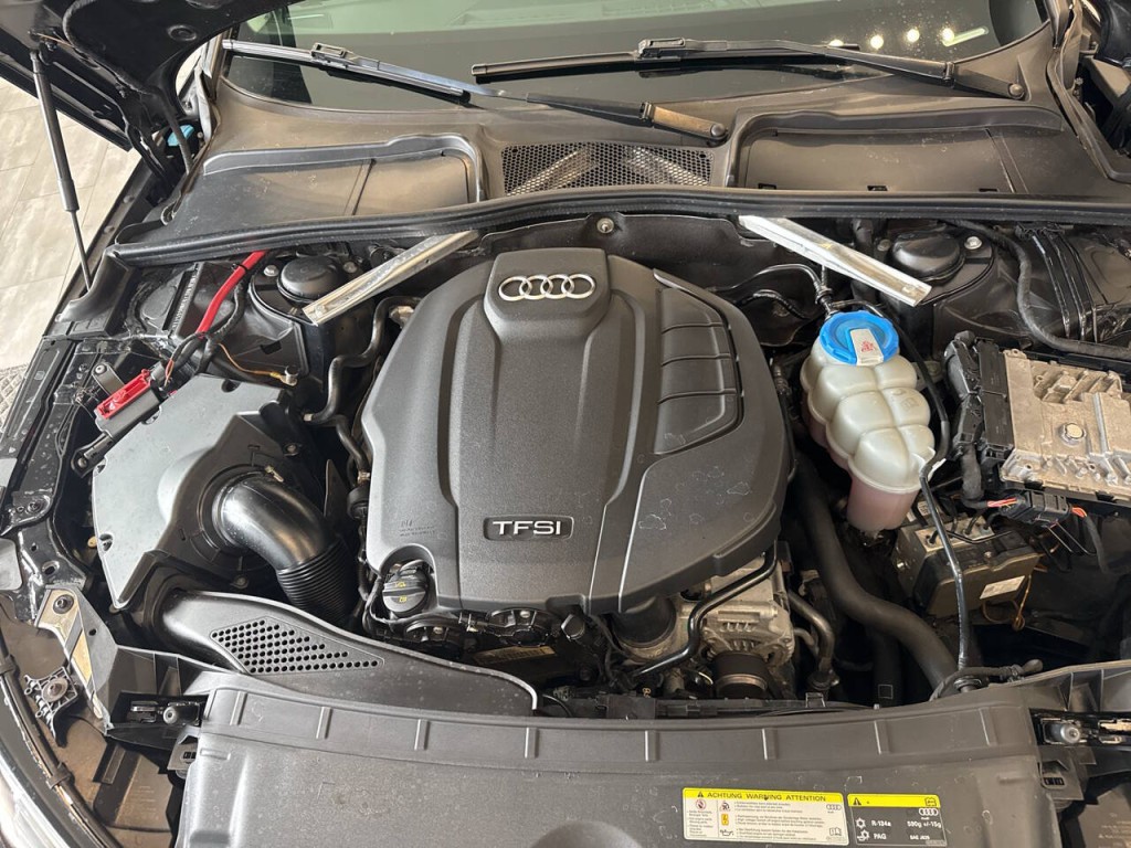2017 Audi A4 Image 32